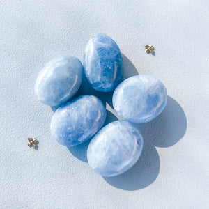 S1674 Blue calcite crystal palm stone palmstone 6cm large australia. Buy blue calcite palmstones australia. gemrox sydney 1