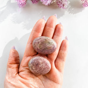 S1761 Rhodonite crystal palm stone palmstones 4cm australia. Rhodonite worry stone meditation stone australia. gemrox sydney 1