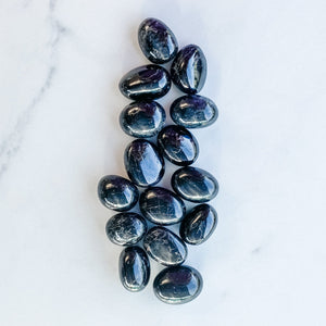 s1522 black tourmaline crystal tumbled stone 3cm australia. tumbled black tourmaline crystal australia. gemrox sydney 15