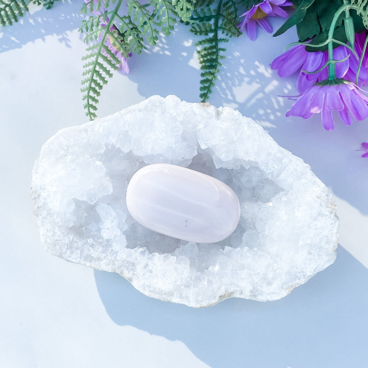 s1664 pink opal crystal palm stone palmstone worry stone meditation stone 5.5cm australia. buy pink opal palmstone australia.gemrox sydney 1