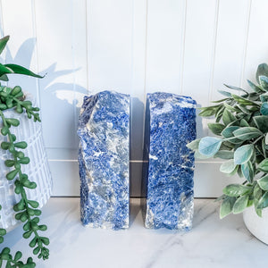 S1235 Sodalite crystal stone bookends australia.Sodalite stone book ends australia. Blue sodalite crystal bookends australia. gemrox sydney 1