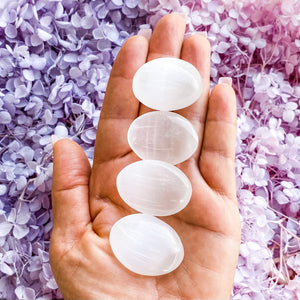 s1031 selenite crystal palm stone palmstone 3.5cm small crystals australia gemrox 1