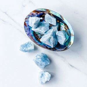 s1049 aquamarine crystal raw rough stone creamy blue crystals australia gemrox crystals sydney 1