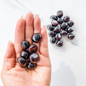 s1066 garnet crystal tumbled stone australia gemrox sydney crystals australia 1