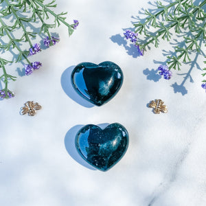 s1182 moss agate crystal puffy heart shaped stone australia .crystals australia gemrox sydney 1