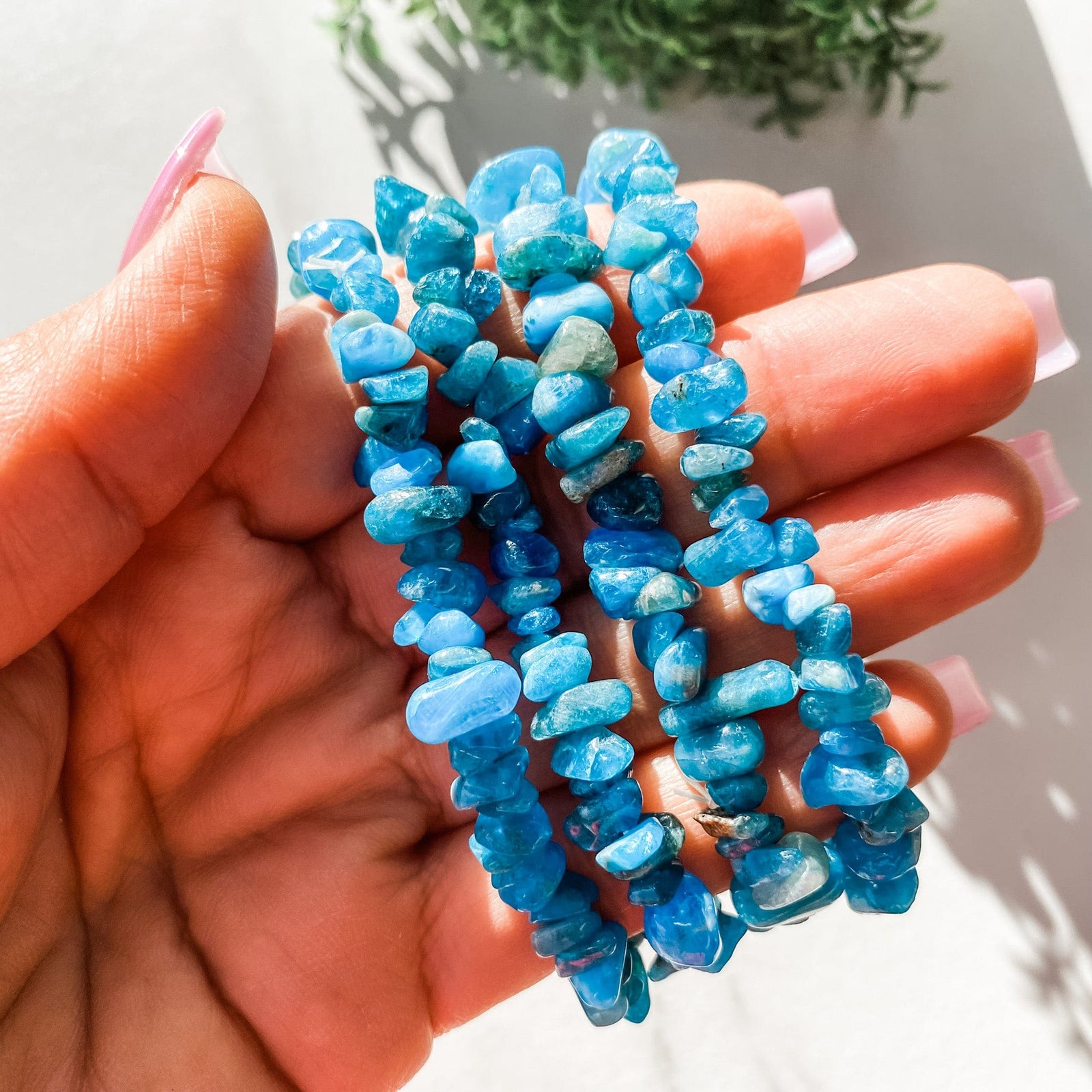 s1213 blue apatite crystal chip stone stretch elastic healing bracelet australia gemrox sydney 1