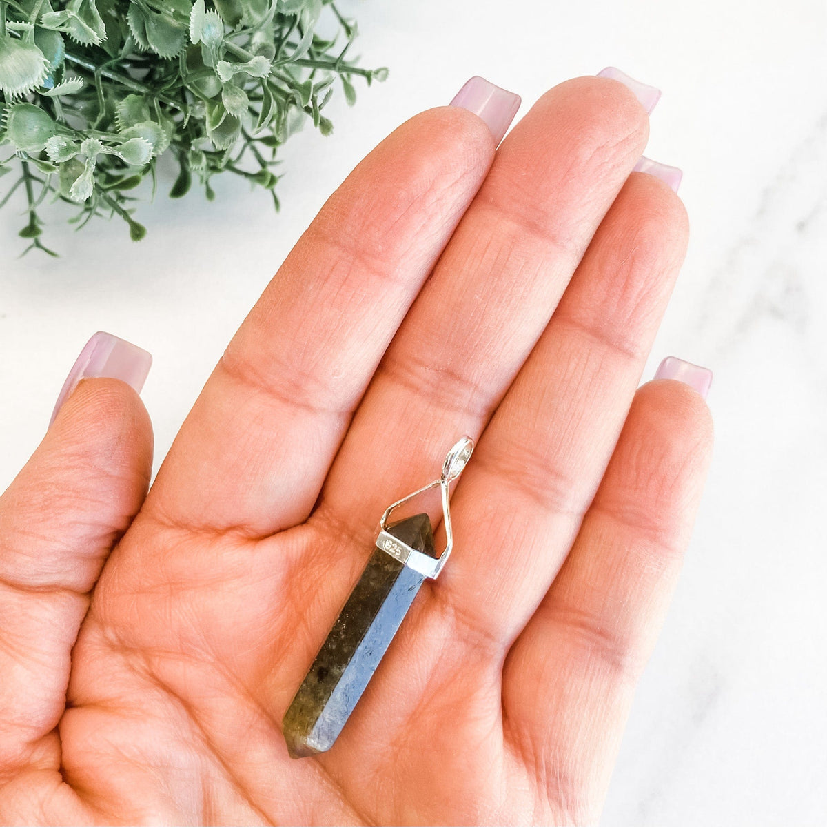 s1282 labradorite crystal point stone pendant necklace australia.labradorite 925 sterling silver point pendant jewellery austalia.gemrox sydney 1