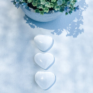 s1520 white selenite crystal puffy heart 3.5cm austalia. buy selenite heart australia.crystal shops sydney,gemrox 1