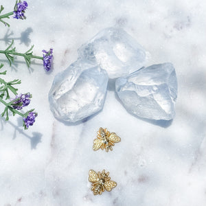 s1523 clear quartz crystal raw rough stone 4cm australia. clear quartz ethically sources raw stone australia. gemrox sydney 1