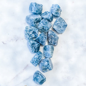 s1524 blue fluorite crystal raw rough stone 4cm australia. fluorite raw stone 3cm to 4cm australia. gemrox sydney 1