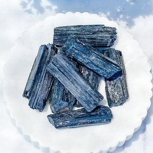 s1547 black tourmaline raw sticks logs stone 5cm australia. black tourmaline raw stone australia. gemrox sydney 1