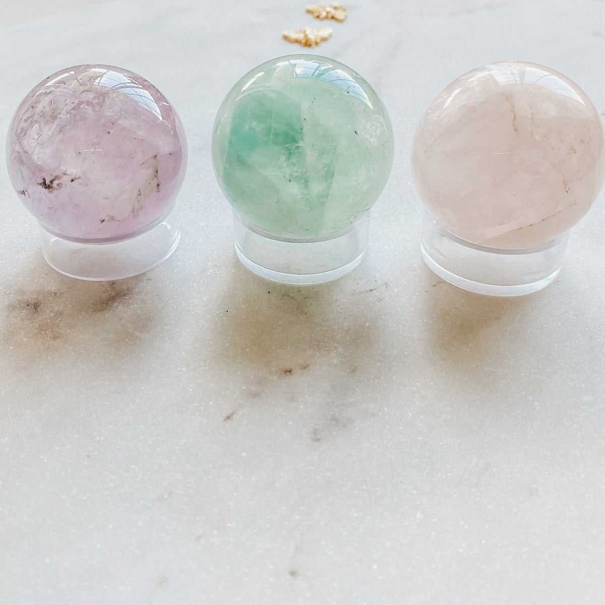 plastic crystal sphere ball egg display stand holder