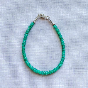 emerald gemstone beaded silver bracelet