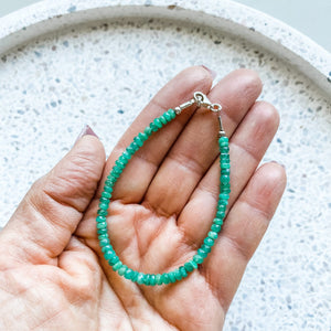 emerald gemstone beaded silver bracelet