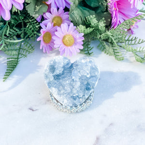 S1667 Celestite crystal geode heart shaped cluster 5cm Australia. Buy celestite crystal australia. gemrox sydney 1