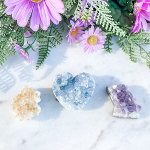 S1667 Celestite crystal geode heart shaped cluster 5cm Australia. Buy celestite crystal australia. gemrox sydney 1