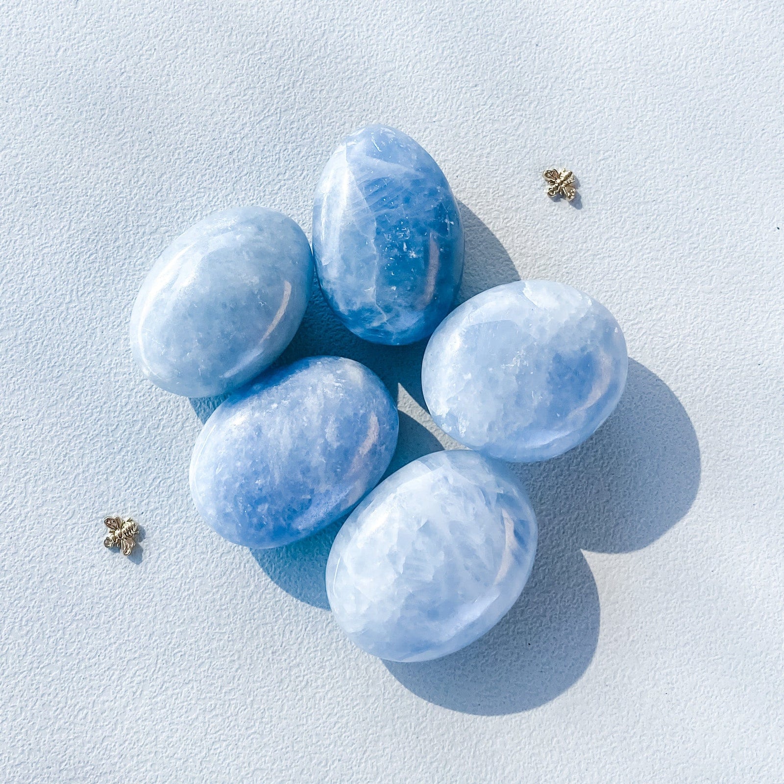 S1674 Blue calcite crystal palm stone palmstone 6cm large australia. Buy blue calcite palmstones australia. gemrox sydney 1