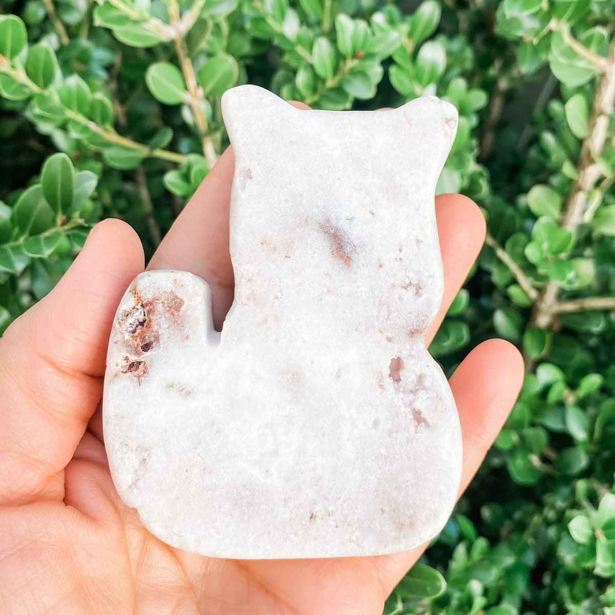 S1681 pink amethyst crystal cat shaped stone with druzy australia. pink amethyst cat australia. gemrox sydney 1