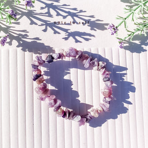 S1728 Lepidolite crystal chip stretch elastic healing chakra bracelet australia.Lepidolite bracelets jewellery australia. gemrox sydney 1