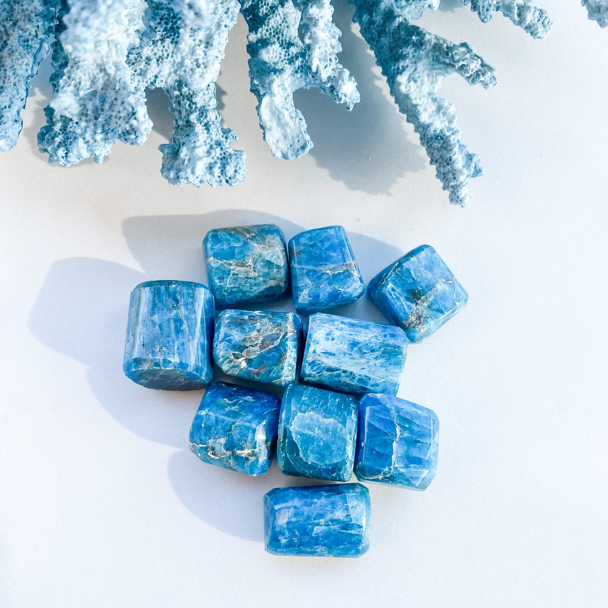 S1753 Dark Blue apatite crystal tumble tumbled stone 3cm australia. buy apatite blue crystals australia. gemrox sydney 1