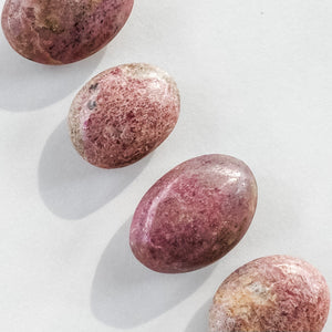 S1761 Rhodonite crystal palm stone palmstones 4cm australia. Rhodonite worry stone meditation stone australia. gemrox sydney 1