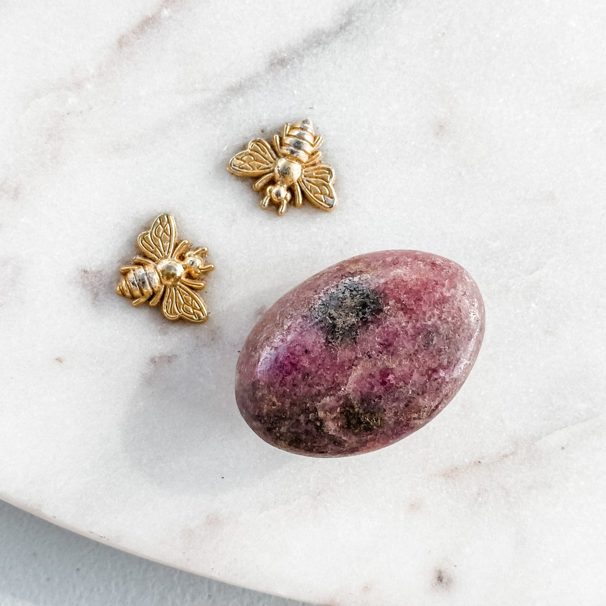 S1761 Rhodonite crystal palm stone palmstones 4cm australia. Rhodonite worry stone meditation stone australia. gemrox sydney 1