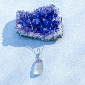 S1785 Fluorite crystal tumbled stone silver metal necklace australia. buy fluorite crystal jewellery pendant necklace australia. gemrox sydney 1