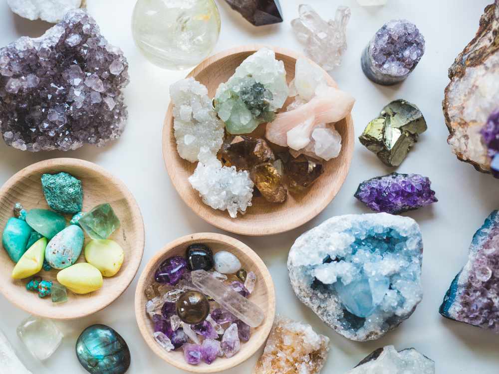 Tumbled Stones Crystal Collector's Box of 15 - GemRox