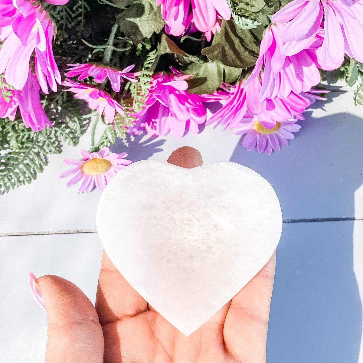s1632 white selenite crystal heart shaped bowl australia. gemrox sydney 1