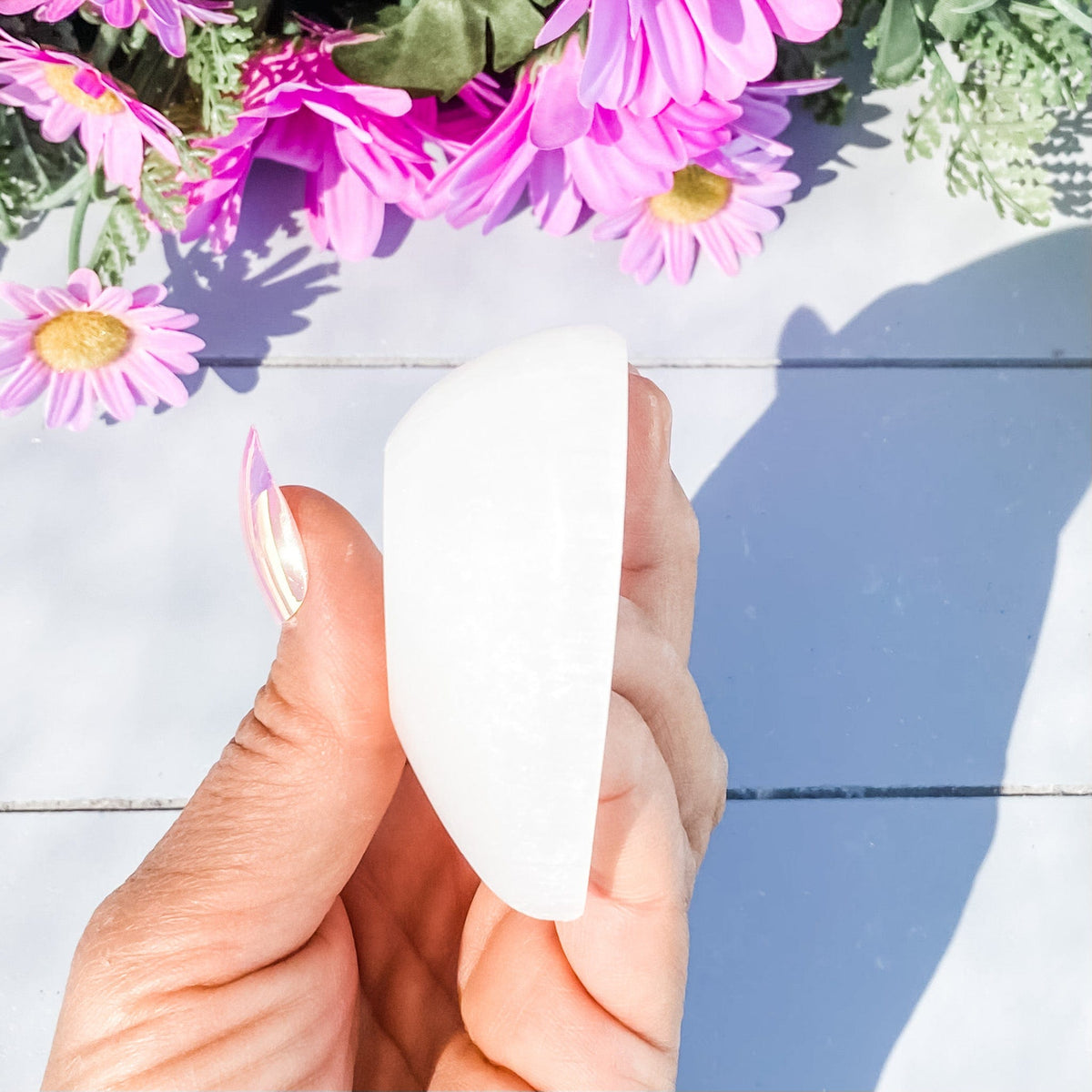 s1632 white selenite crystal heart shaped bowl australia. gemrox sydney 1