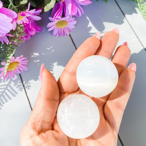 s1633 selenite white peach orange crystal ball sphere 2.5cm australia.selenite spheres australia. gemrox sydney 1