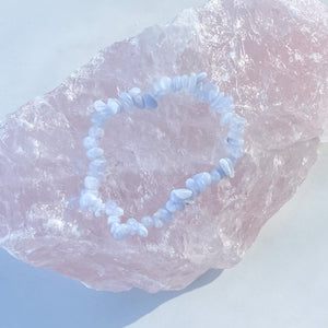s1730 blue lace agate crystal chip stretch elastic chakra healing bracelet australia. blue lace agate jewellery bracelets australia. gemrox sydney 1