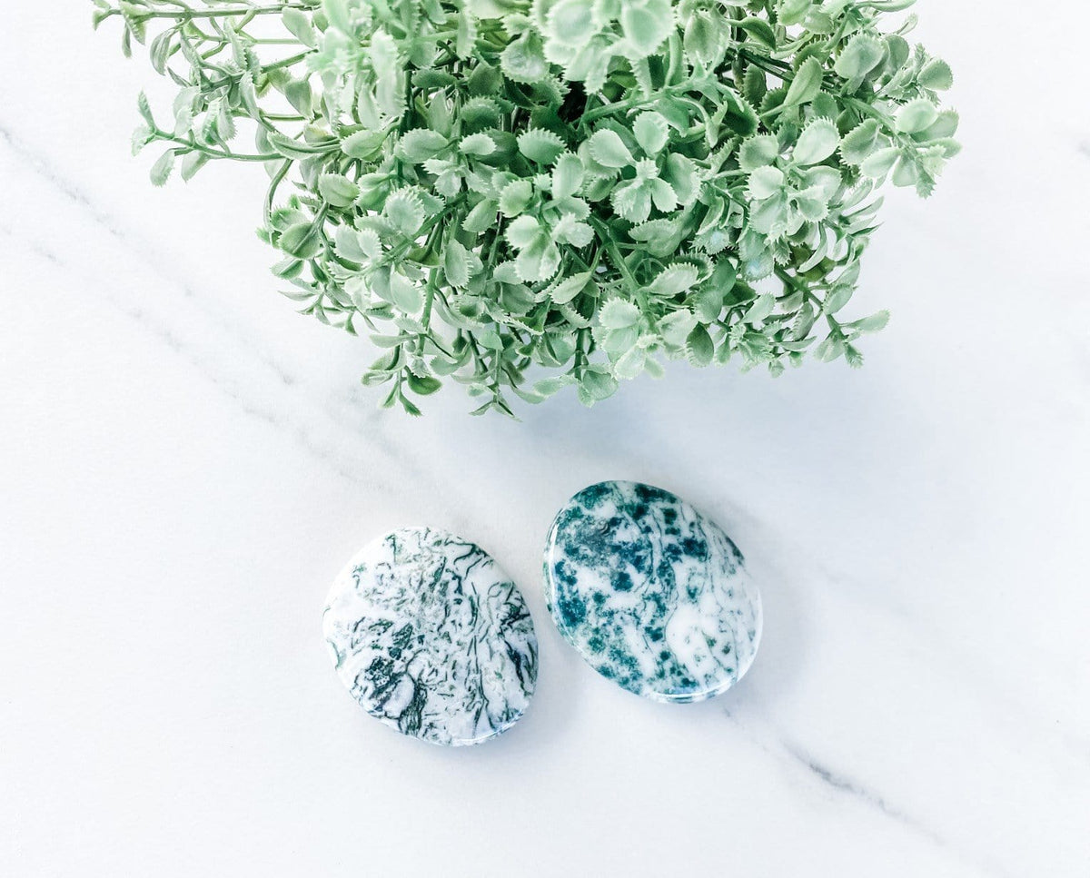 Moss agate crystal palmstone 4cm gemrox australia