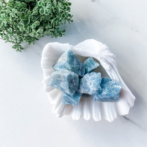s1049 aquamarine crystal raw rough stone creamy blue crystals australia gemrox crystals sydney 1