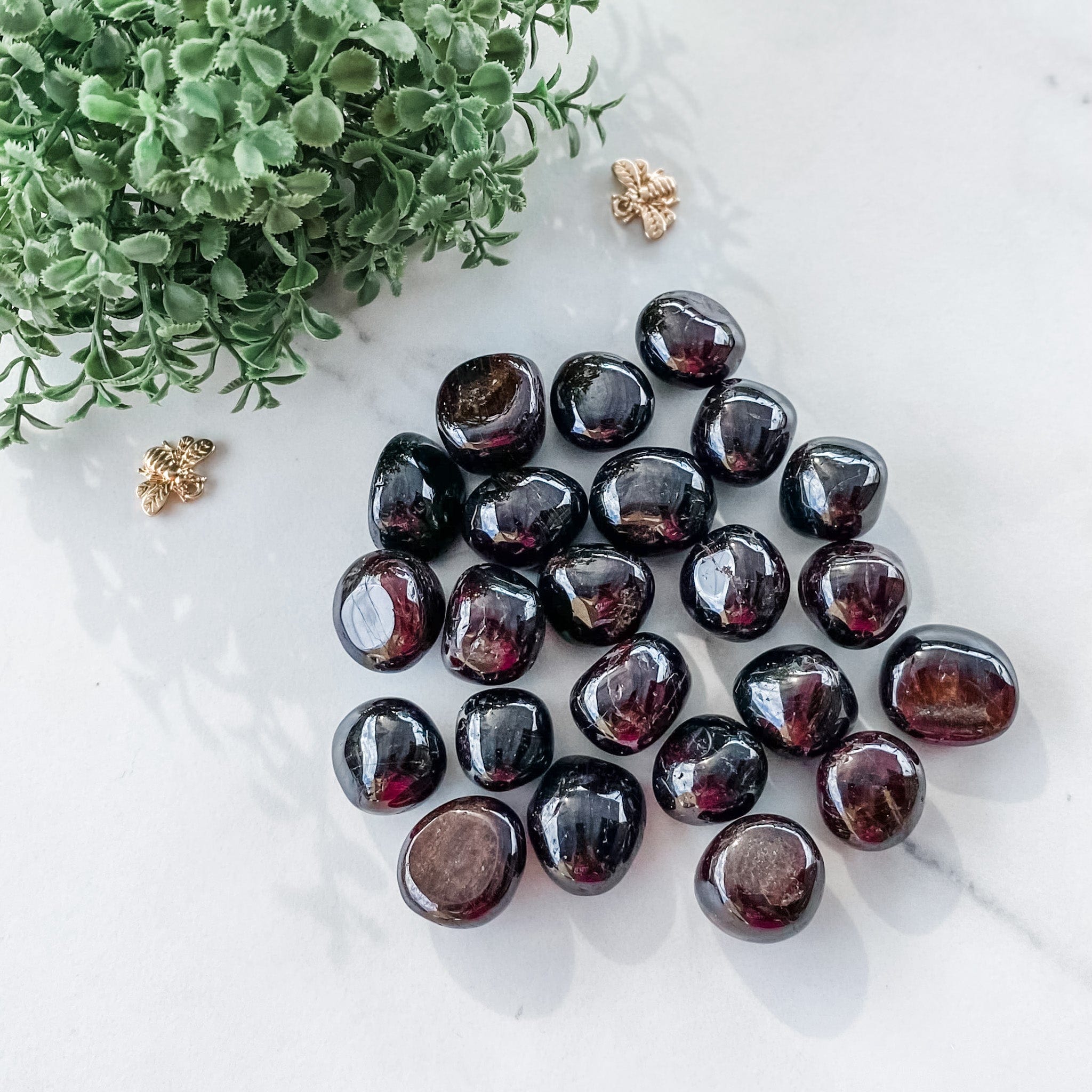Garnet Tumbled Stone Mini 1.5cm GemRox