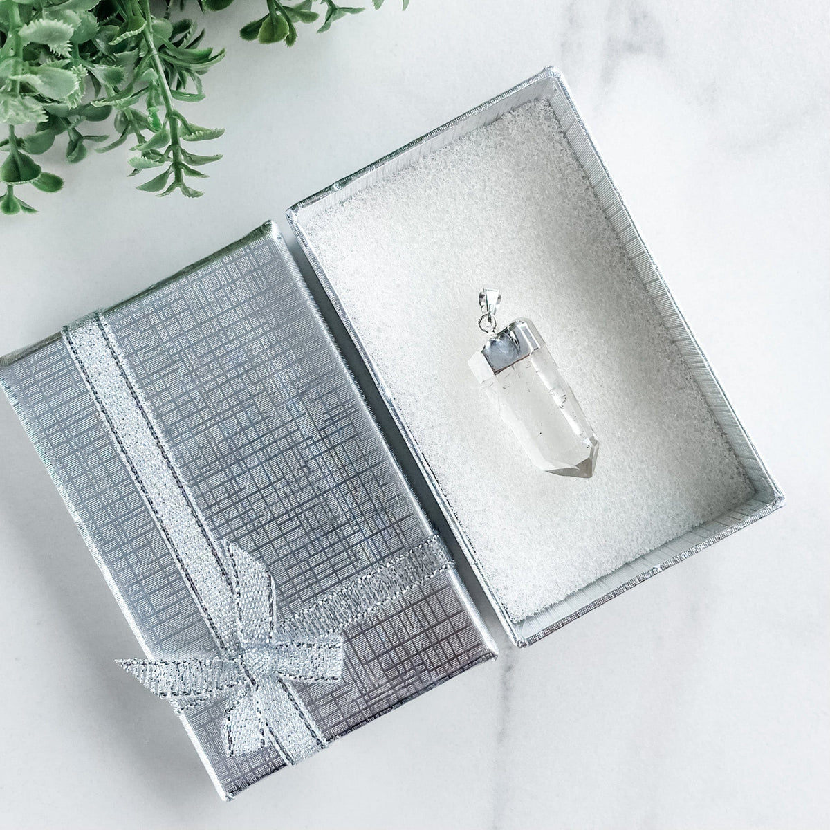 s1189 clear quartz crystal raw stone point pendant silver necklace australia.crystals australia.gemrox sydney 1