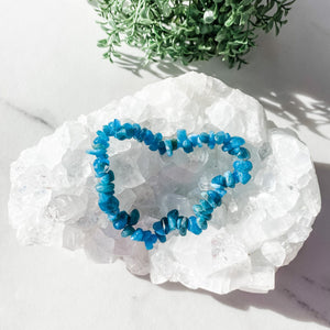 s1213 blue apatite crystal chip stone stretch elastic healing bracelet australia gemrox sydney 1
