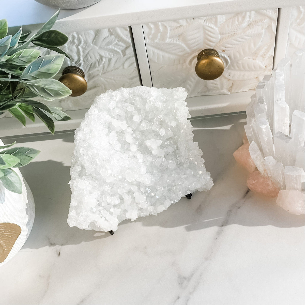 s1290 black iron metal crystal mineral specimen stand holder australia.crystal stand holder australia.Crystal and cluster stand australia.gemrox sydney 1