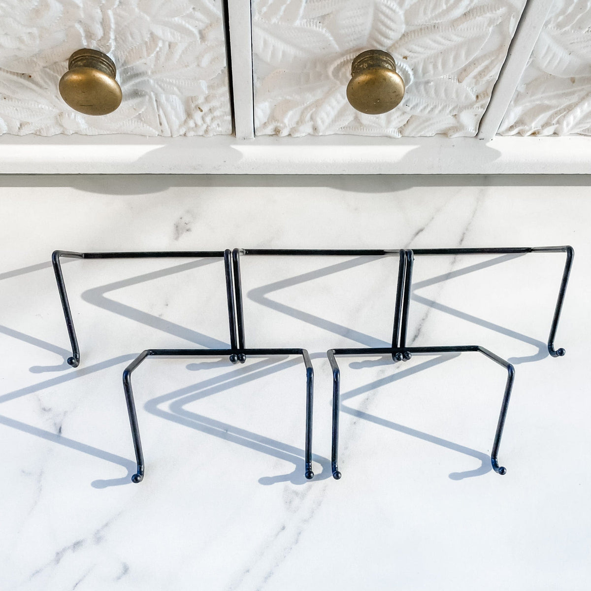 s1290 black iron metal crystal mineral specimen stand holder australia.crystal stand holder australia.Crystal and cluster stand australia.gemrox sydney 1