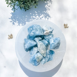 s1487 blue aquamarine crystal raw rough 3cm stones australia. ethically sourced raw aquamarine stones australia. gemrox sydney 1