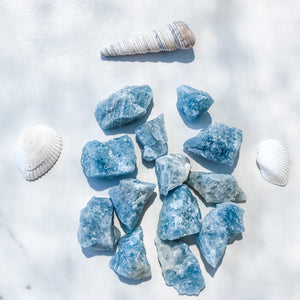 s1487 blue aquamarine crystal raw rough 3cm stones australia. ethically sourced raw aquamarine stones australia. gemrox sydney 1