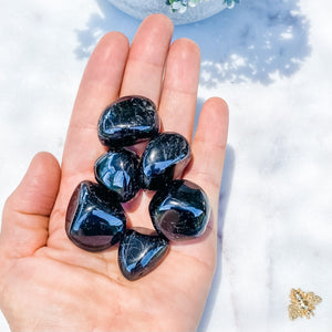 s1522 black tourmaline crystal tumbled stone 3cm australia. tumbled black tourmaline crystal australia. gemrox sydney 15