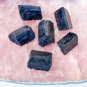 s1546 black tourmaline crystal pyramid shaped raw rough stone 4cm australia. tourmaline raw stone 4cm australia. gemrox sydney 1