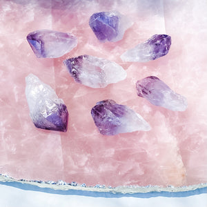 s1569 amethyst crystal raw rough long tailed points 4cm australia. amethyst crystal points 4cm australia. gemrox sydney 1